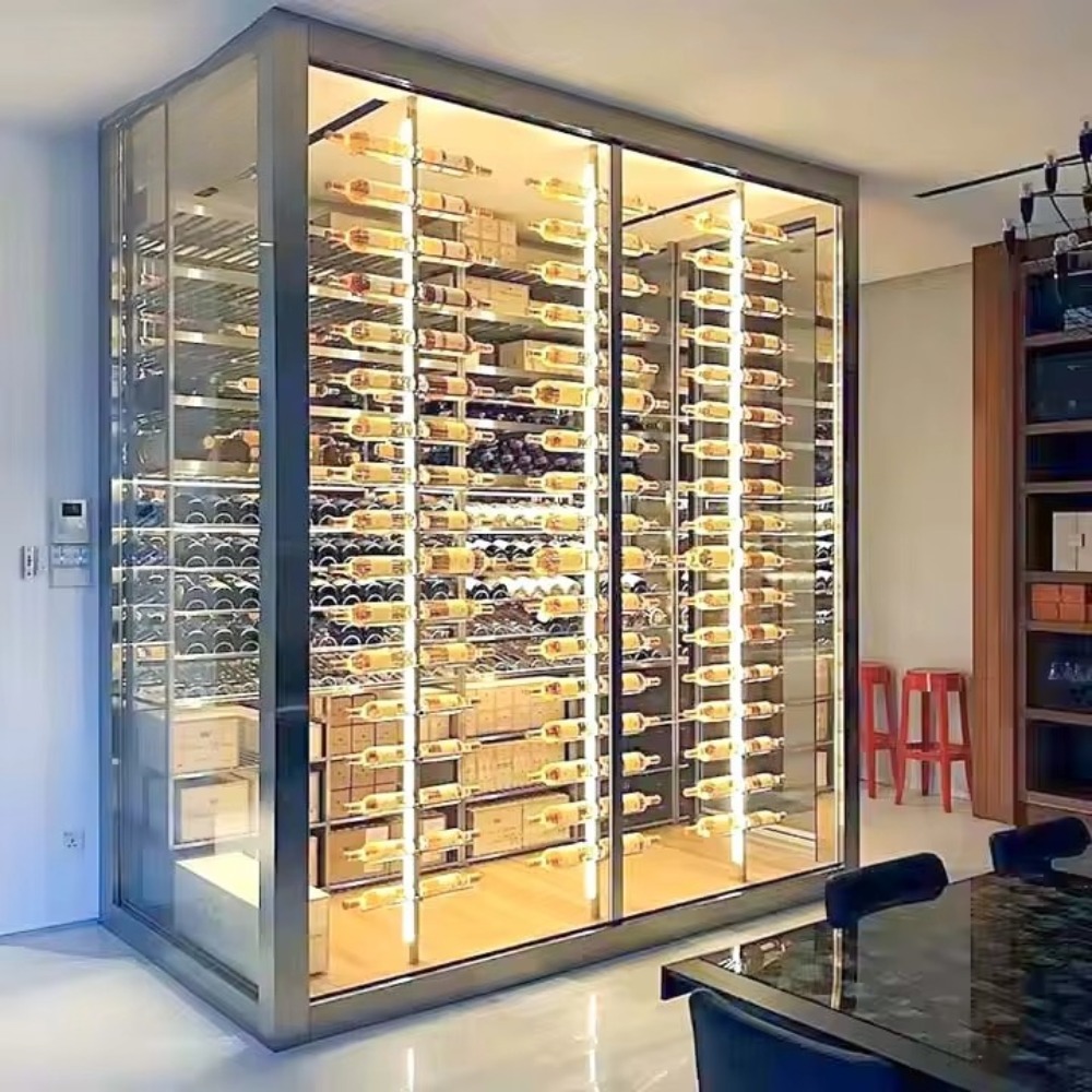 Wine & Beer Guayaquil - Living Room Floor to Ceiling Wine